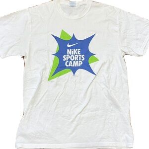 Nike sports camp Y2K medium men short sleeve tee shirt vintage